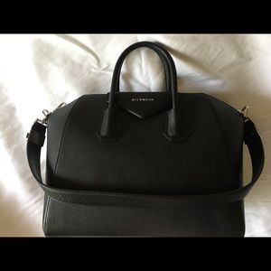 Givenchy Medium Antigona Sugar Goatskin Black